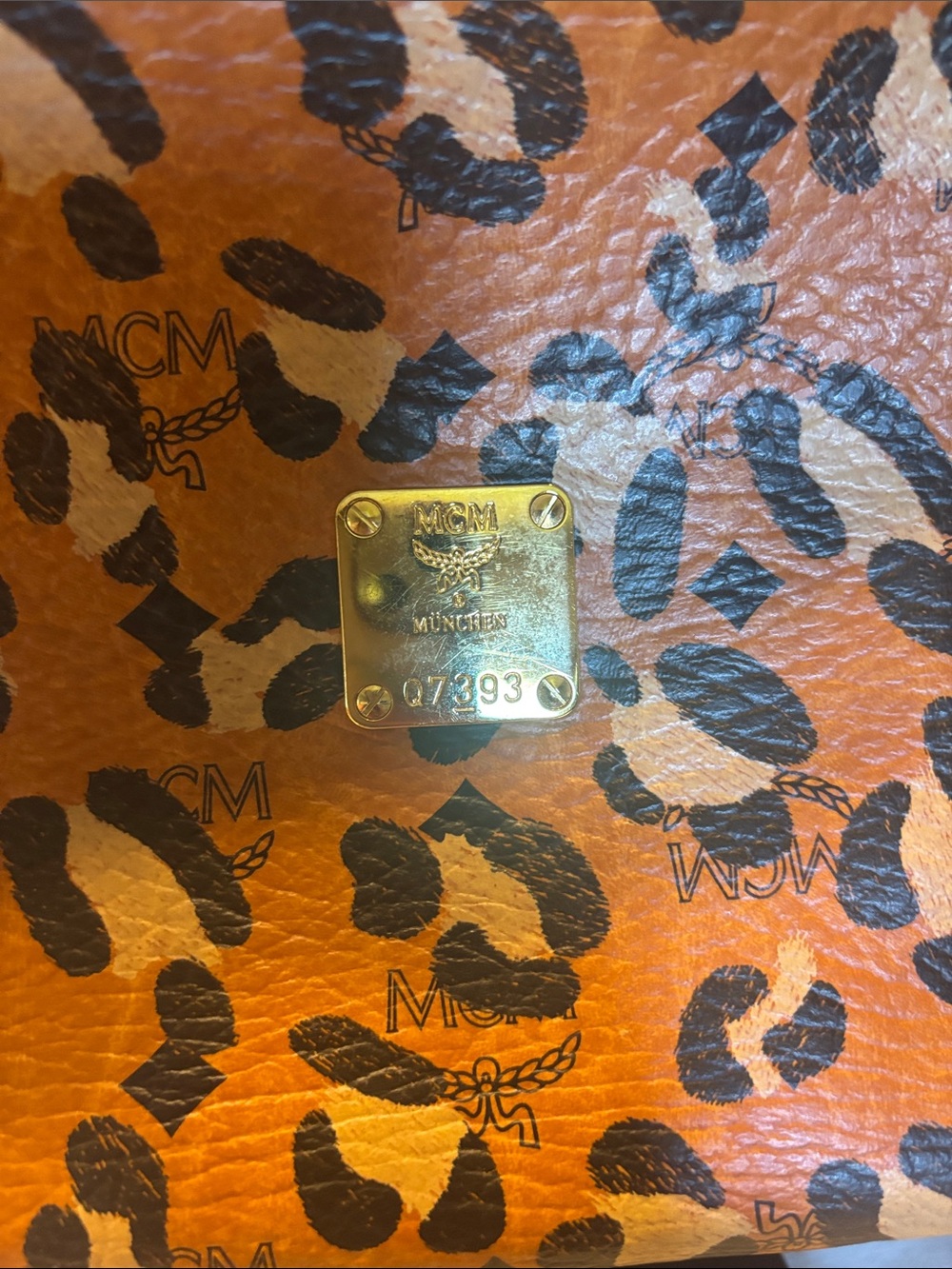 MCM limited edition Leopard-Print Leather 2way in Brown and Black - Picture 3 of 17